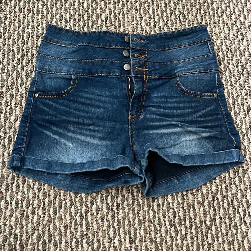Tinseltown high waisted jean shorts